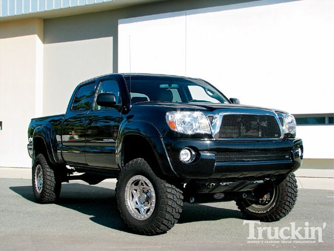 2007 Toyota Tacoma front Passenger Side Angle