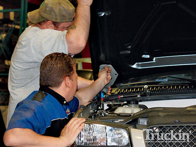 2004 Chevy Silverado Reflexxion Hood Installation - Dont Get Hoodwinked
