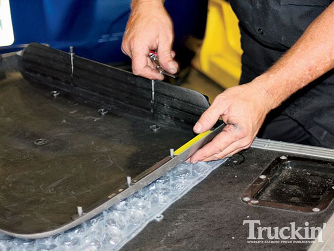 2004 Chevy Silverado Reflexxion Hood Installation - Dont Get Hoodwinked