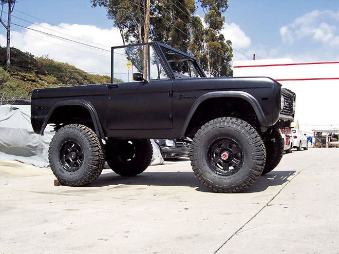 ford Bronco right Side Angle