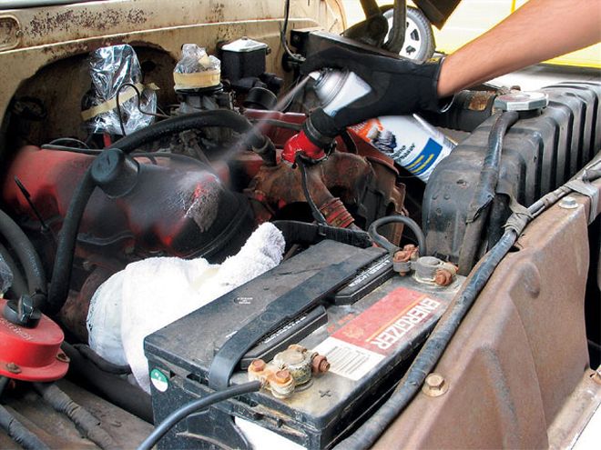 Engine Cleaning on a 1962 GMC Pickup - Spit Spine For An Old Clunker