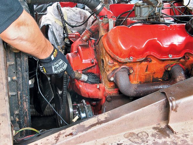 Engine Cleaning on a 1962 GMC Pickup - Spit Spine For An Old Clunker