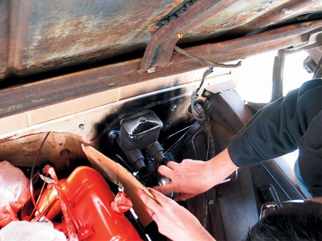 Engine Cleaning on a 1962 GMC Pickup - Spit Spine For An Old Clunker