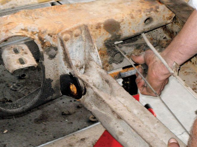 Chevy C10 Short Bed - Bed Bobbing Basics