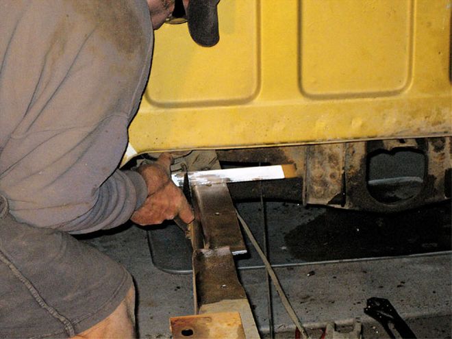 Chevy C10 Short Bed - Bed Bobbing Basics