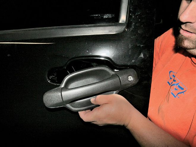 Shaving the Door Handles of A 2007 Chevy Colorado -  Get It Handled
