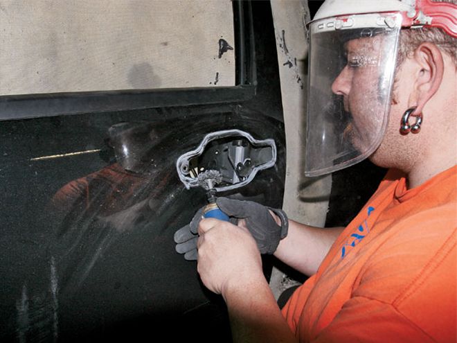 Shaving the Door Handles of A 2007 Chevy Colorado -  Get It Handled
