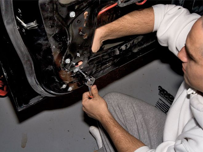 Shaving the Door Handles of A 2007 Chevy Colorado -  Get It Handled