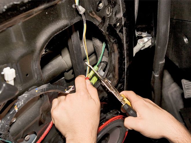 Shaving the Door Handles of A 2007 Chevy Colorado -  Get It Handled