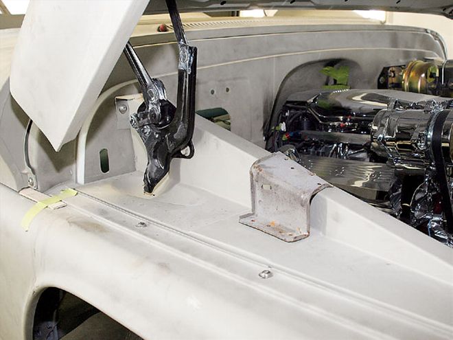 1962 Chevy Truck - Hands-Free Hood