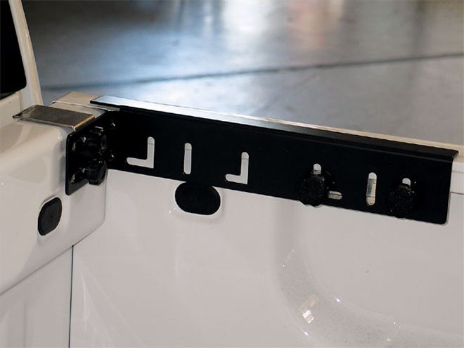 2007 Chevrolet Silverado Tonneau Cover Install - Make Your Bed