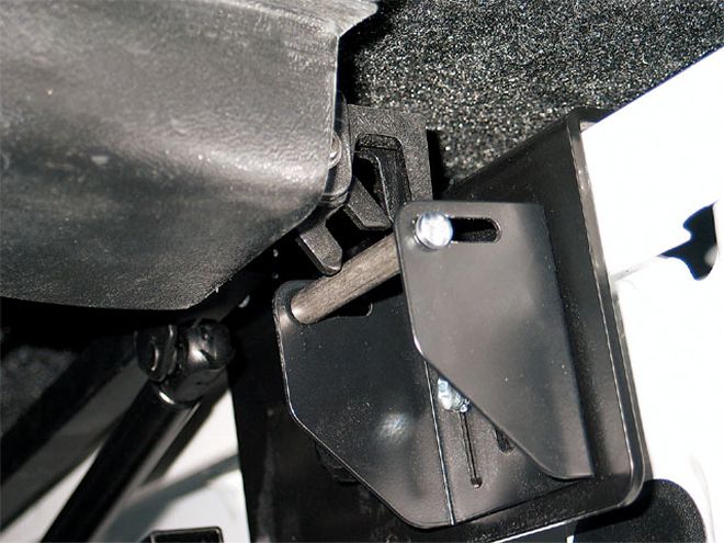 2007 Chevrolet Silverado Tonneau Cover Install - Make Your Bed