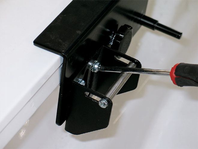 2007 Chevrolet Silverado Tonneau Cover Install - Make Your Bed