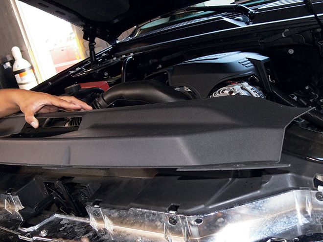 2007 Cadillac Escalade Grille Installation - Dressed To Impress