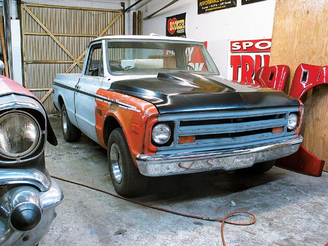Restoring a 1968 Chevrolet Truck - One Month-Resto