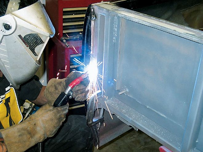 Retractable License Plate Install On A Toyota Truck - Clean Your Plate