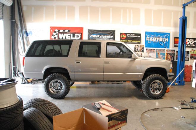 1999 Chevy Suburban Tire And Brake Upgrade Project Truck