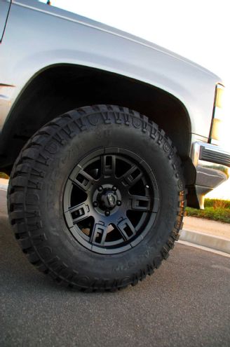 1999 Chevy Suburban Tire And Brake Upgrade Deegan 38 Tire