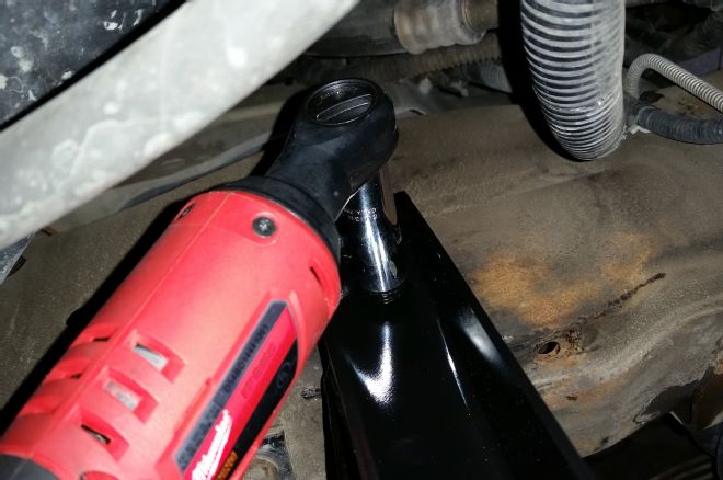 Installing Ford’s OEM Commercial Steering Damper on 2002 Ford E-350 Van
