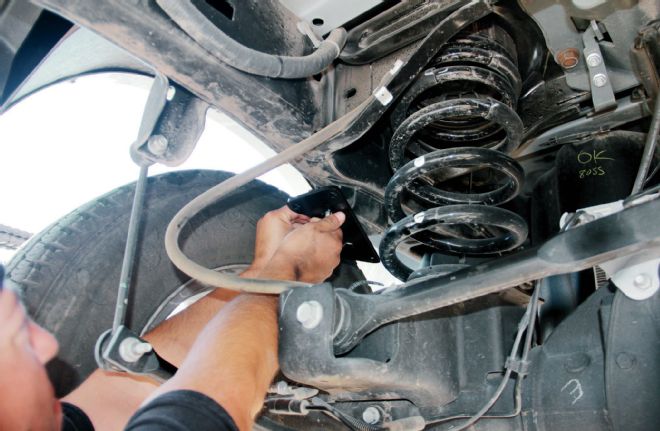 2014 Ram 2500 Big Wig Air Spring Kit Install - In the Bag