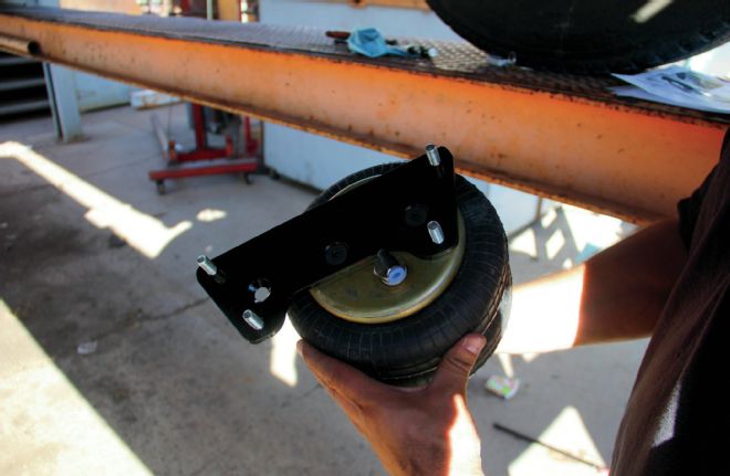 2014 Ram 2500 Big Wig Air Spring Kit Install - In the Bag