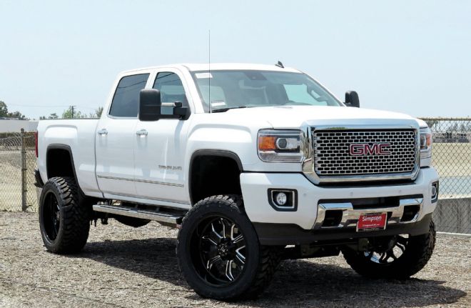 2015 GMC Sierra 2500HD Front Three Quarter