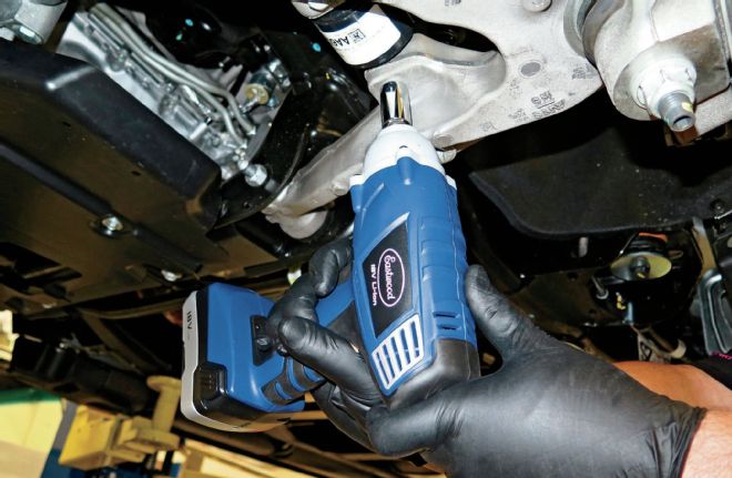 2015 Chevrolet Tahoe Crown Suspension Lowering Kit Install 07