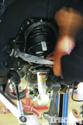 2014 Chevrolet Silverado Rough Country 7-inch Lift Install