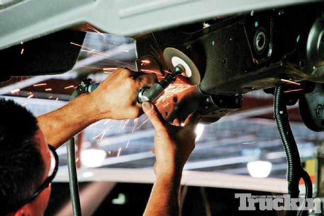 2014 Chevrolet Silverado Rough Country 7-inch Lift Install