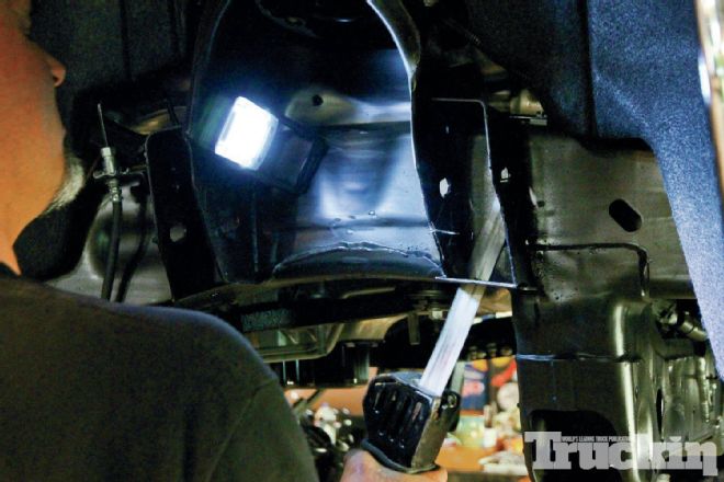 2014 Chevrolet Silverado Rough Country 7-inch Lift Install