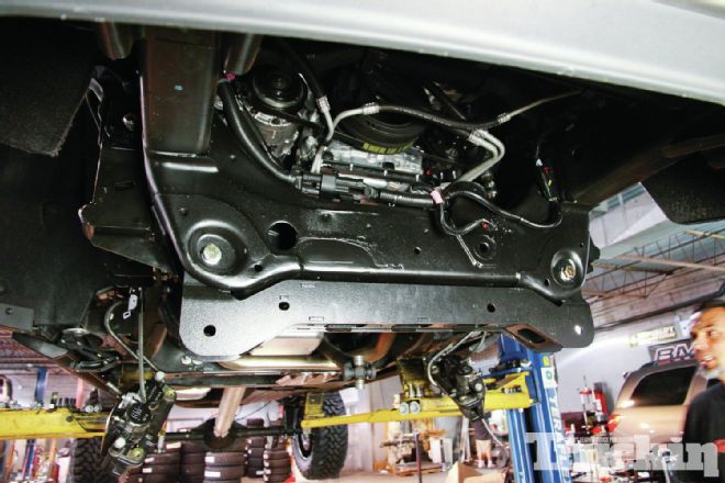 2014 Chevrolet Silverado Rough Country 7-inch Lift Install