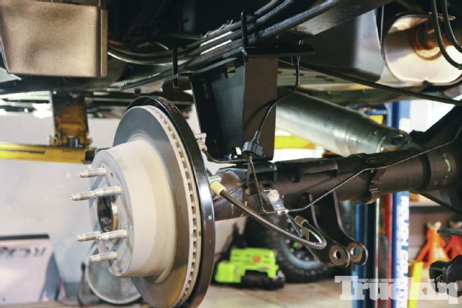 2014 Chevrolet Silverado Rough Country 7-inch Lift Install