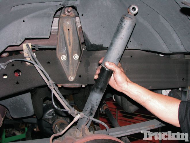 Lift Kit on a 2003 Ford Excursion: Family Hauler Makeover