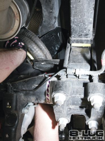 Hellwigs Air Kit & Sway Bars - Taming The Beast