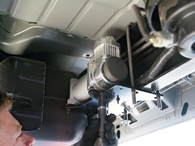 How-To: Air Springs and Antisway Bars for Extra Load Capacity