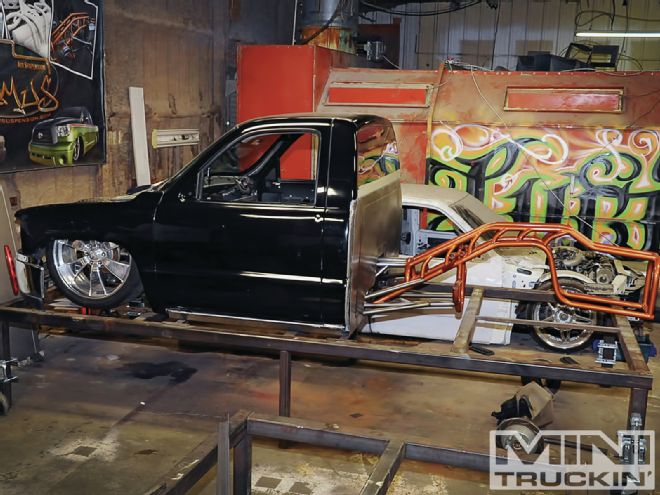 Inner View: Nfamus Air Suspension