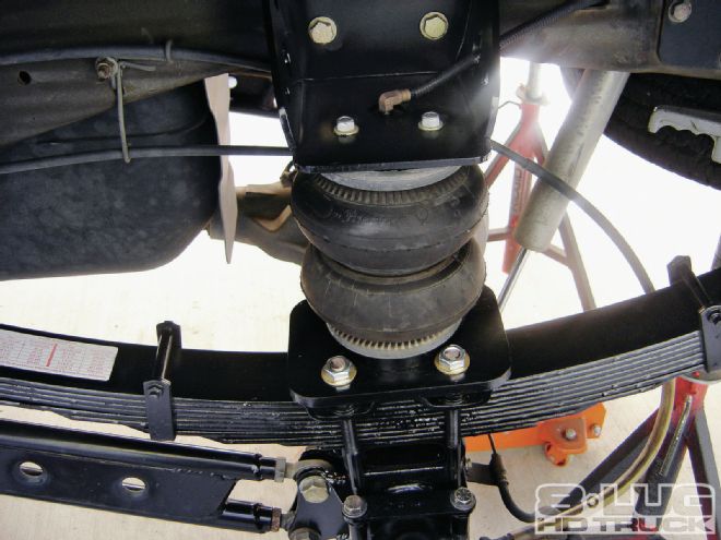 Suspension on a 2001 Ford F250 - Bringing Down The Beast