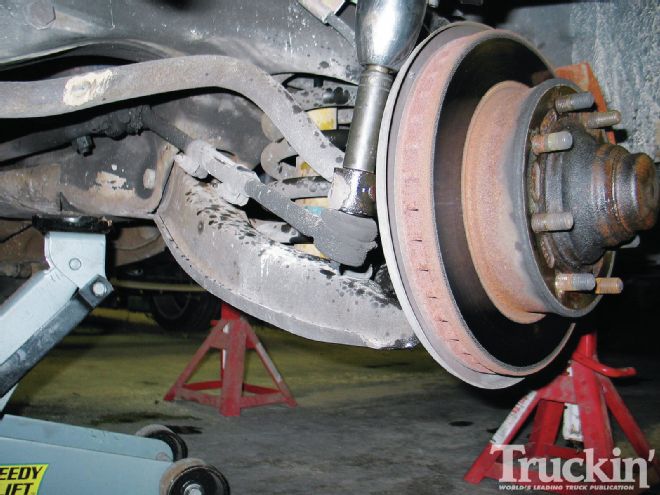 3/4 Ton Truck Lowering - Too Low To Tow? Never!