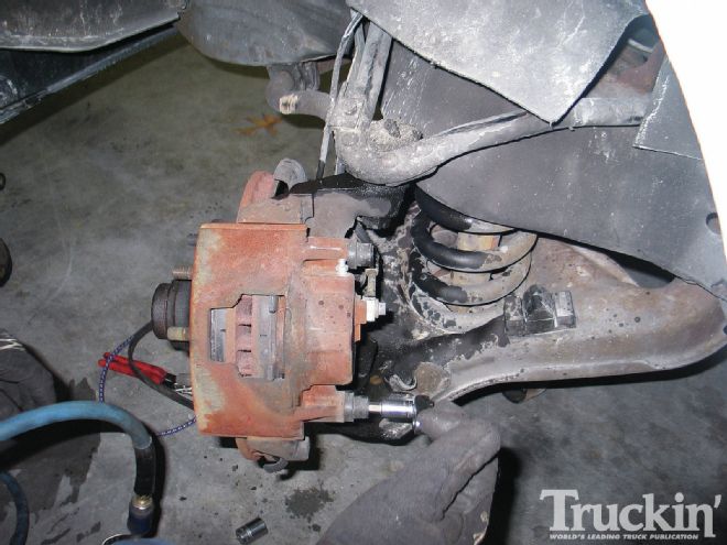 3/4 Ton Truck Lowering - Too Low To Tow? Never!