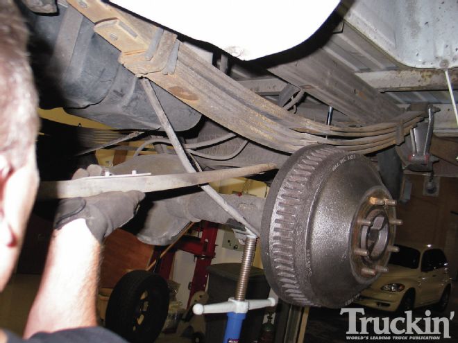 3/4 Ton Truck Lowering - Too Low To Tow? Never!