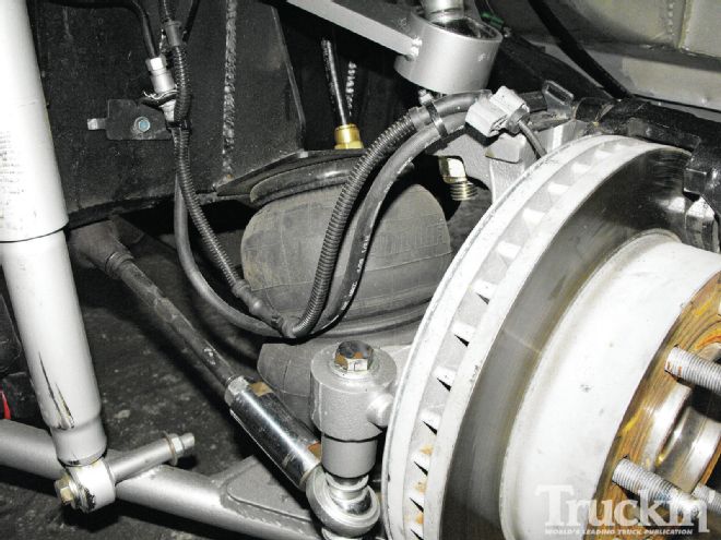 2009 Chevy Silverado 2500HD Airbag Setup - Heavy Duty And Hella Low