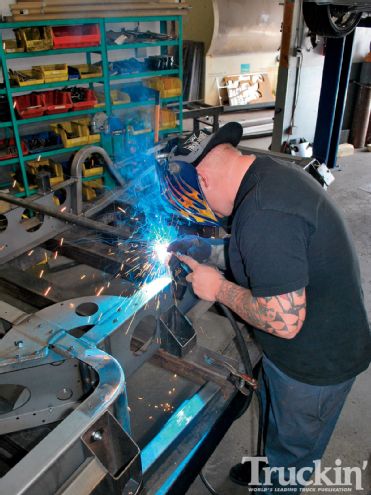 Big-Time Fun For F-100s - Tech