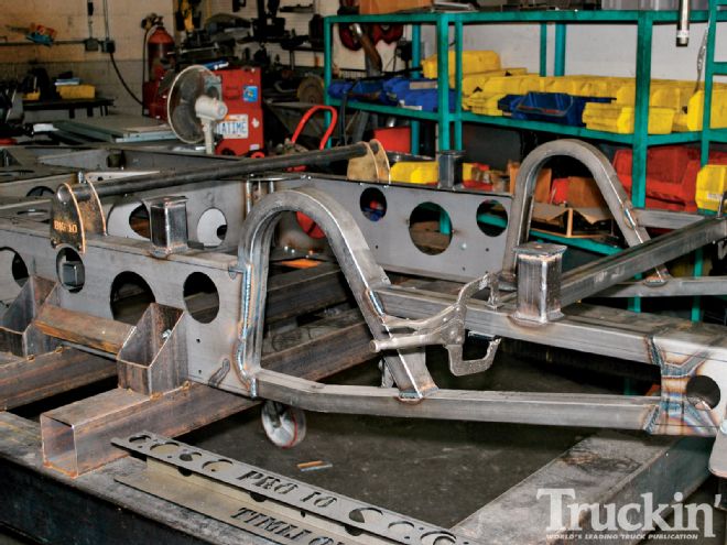 Big-Time Fun For F-100s - Tech