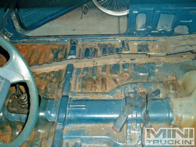 TRE 5 Customs Mitsubishi Mighty Max Build - Hydroholics Mitsu