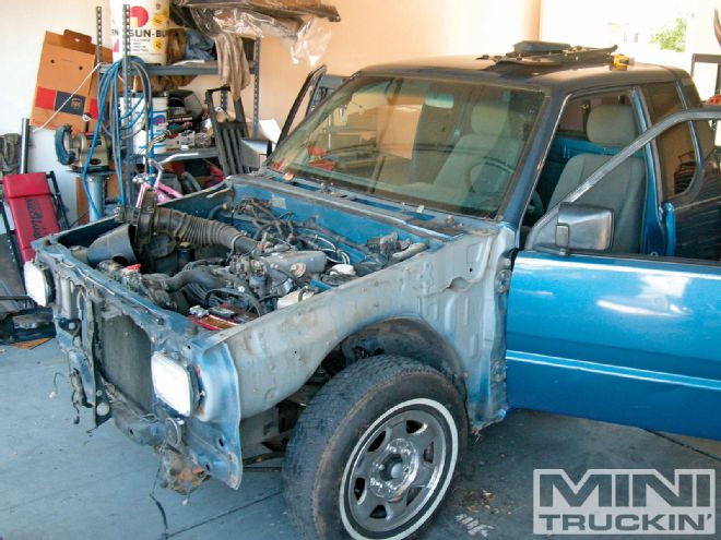 TRE 5 Customs Mitsubishi Mighty Max Build - Hydroholics Mitsu