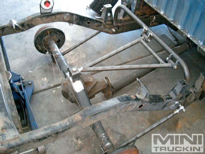 TRE 5 Customs Mitsubishi Mighty Max Build - Hydroholics Mitsu