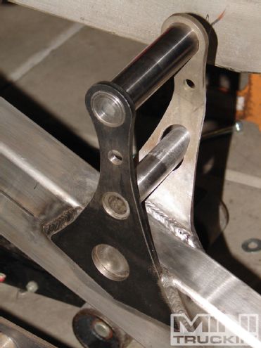 Rear Suspension Setup On A 1972 Toyota Hilux - Project Low Lux