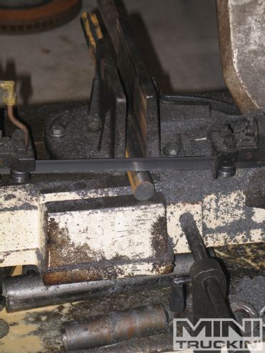 Rear Suspension Setup On A 1972 Toyota Hilux - Project Low Lux