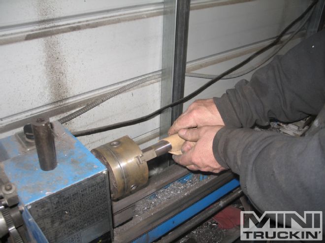 Rear Suspension Setup On A 1972 Toyota Hilux - Project Low Lux