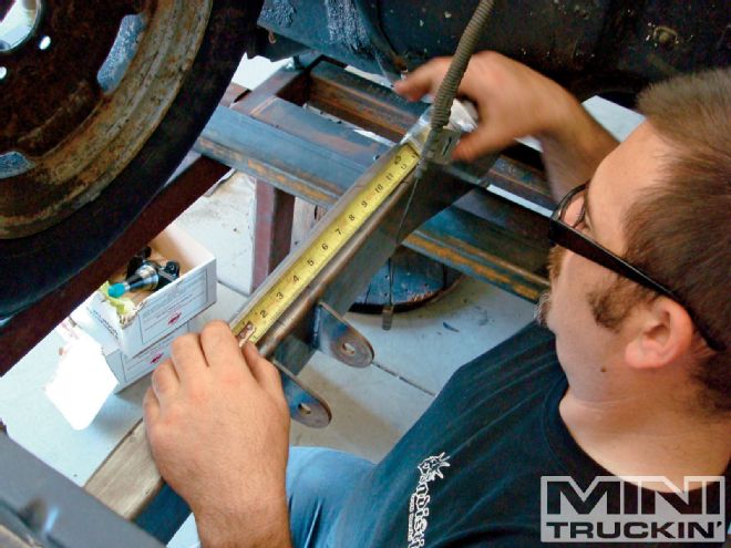 Body Mounts And Control Arms On A 1972 Toyota Hilux - Project Low Lux
